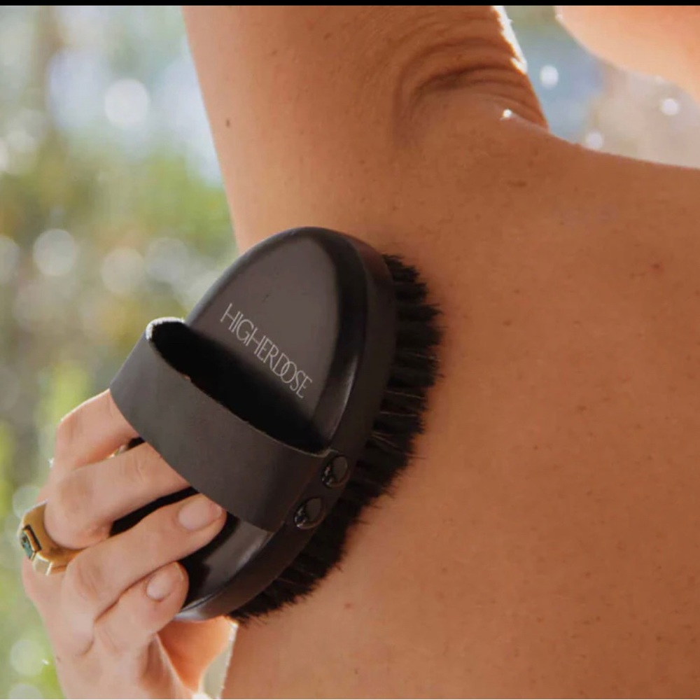 NWT Higher Dose Dry Brush